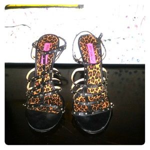 👠Betsey Johnson Heel 👠